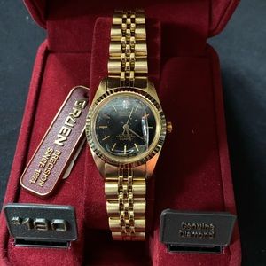 VINTAGE NWT Beautiful Gruen Women’s Gold Watch